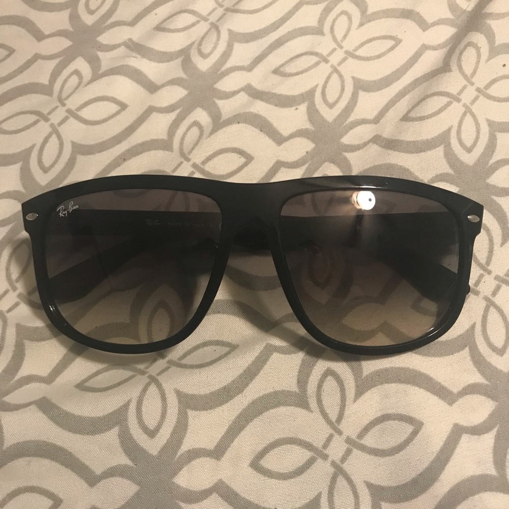 Women’s ray bans